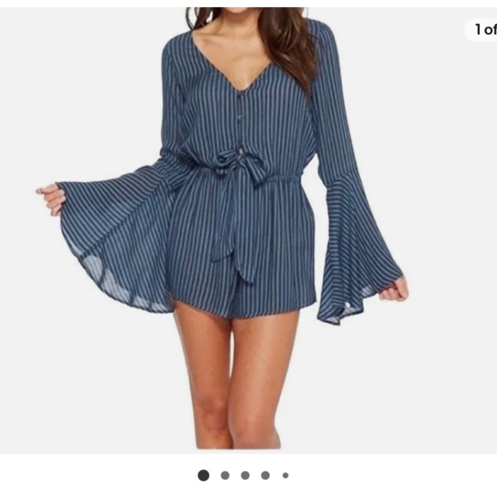 Billabong sitting pretty romper medium NWT